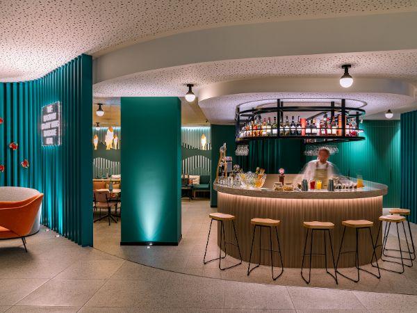 Bar lounge “Onda Bar” Vincci Bonjardim 4* Oporto Bar lounge “Onda Bar” Vincci Bonjardim 4* Oporto